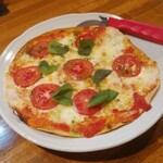 ＩＧＡ - 周桑産トマトとバジルマルゲリータピザ