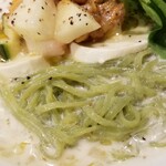 麺屋 六感堂 - 冷製 女川ほやと桃のゴルゴンゾーラヌードル