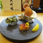 kitchen俊貴 - アミューズ：的矢湾の岩牡蠣フライ、鮑、カスマニアサーモンのロースト。　　　　　　020.07.23