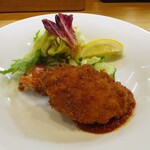kitchen俊貴 - 車海老のクロケット：かなり大きな車海老を開いて ベシャメルソースを併せて揚げてあります。車海老のお味がしっかり感じられ、熱々で、味わい深い上品なフライになっています。　　　　　　020.07.23