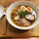 鶏と魚 - 地鶏の醤油らぁ麺