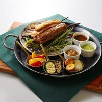 骨付仔羊のロースト香草パン粉焼 3～4名様分 《1ブロック骨8~9本》