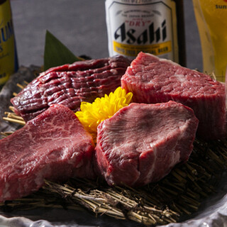 名物！極数量限定・全4種の「塊肉」を、豪快に召し上がれ♪
