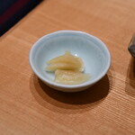 鮨割烹やま中 - ガリお替わり