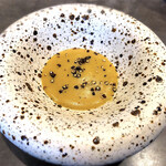 Ode - コーンとブラックペッパーのソース