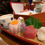 加賀屋 姉妹館 あえの風 - 旬の魚の盛り合わせ
      食べる醤油を添えて
      2019/11  by みぃこのごはん日記