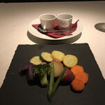 GIAGGIOLO GINZA - Aランチ（税込み２５００円）の前菜は、島根産の温野菜サラダ