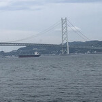 フィエスタ - 貨物船が何度も往来します