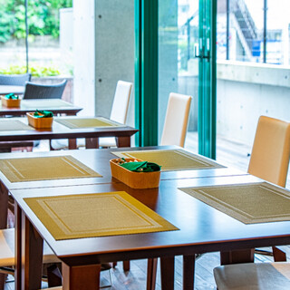 ナチュラルな空間でチョットした贅沢な時間をご堪能ください☆