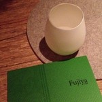 Fujiya 1935 - １Fで待っているときにいただきました。白樺の樹液の。。。？？だったかな。クセのない味、水でもないけど（？－？）