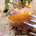 Fujiya 1935 - 紫色のお花は葱坊主（葱の花）、下はクスクス