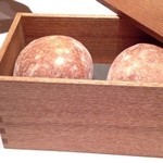 Fujiya 1935 - 保温効果のある箱に入ったパン。