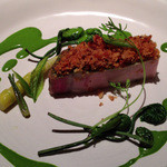 Fujiya 1935 - 熟成させた南の島豚のロース　晩春の山菜（こごみ）