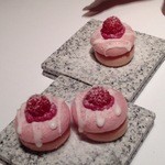 Fujiya 1935 - 取れたての木苺のミニドーナツ