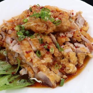 （油淋鶏）揚げ鶏モモの特製ソースかけ