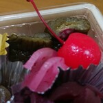 有限会社 九十九鶏本舗 - さくらんぼ入り(缶詰)と漬物