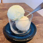 コーヒーとおやつの店 アンドモア - 長女の希望で「ずんだ&バニラアイス」も頼んじゃいました（笑）ランチと一緒だと「¥50」引きになります…