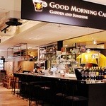 GOOD MORNING CAFE - 入口はこちら。元気なスタッフがお出迎えします。