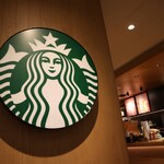 スターバックスコーヒー - 改札から三十歩くらいで着きます♪