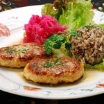 ロシア料理レストラン・バー　ニーナ - バイカル風チキンハンバーグ　1400円