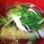 あべじゃ - 青梗菜とねぎの塩スープ（牛骨ダシ？）