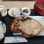 山安食堂 - 金目鯛の干物定食