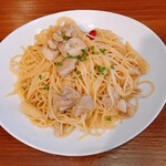 ラ・ボッテガイア - 鶏もも肉とヤングコーンのアーリオ・オーリオ　わさび風味　スパゲッティ