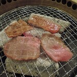 川崎名物 炭火焼肉 食道園 - 