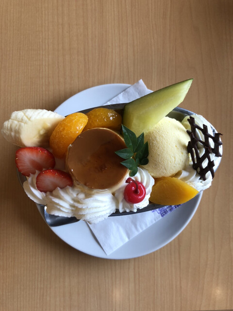 喫茶店デカっ!!老舗の『 喫茶店のプリンアラモード 』。』by 喫茶店デカっ!!老舗の『 喫茶店のプリンアラモード 』。』by