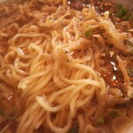 みなとらーめん 山 - 麺 アップ ( 麺もスープもしらすも うみゃ～！)