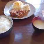 Koryouri Shun - 日替わりランチ500円。この日は鶏の竜田揚げ定食