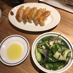 餃子とスパークリング バブルス - 