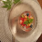 都わすれ - 甘味「夏瀬の輝き」。刻みフルーツに旅館特製のスパークリングを注ぐ！これはヤバい(ﾉ∀`)