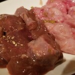 あさひ食堂 - ホルモンおまかせ盛合せ(3種盛り)(1200円)の一部