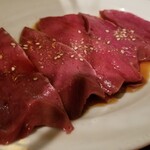 あさひ食堂 - ホルモンおまかせ盛合せ(3種盛り)(1200円)の一部