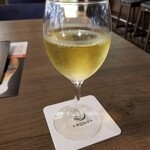 プロント - 白ワイン 270円