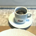 La Brianza - ディカフェのコーヒー。ディカフェのコーヒーもおいしいし、ディカフェじゃないコーヒーもおいしい。味わい少し違うけど、どちらもおいしい。