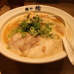 麺や佑 - 鶏魚豚ラーメン(830円、斜め上から)