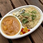 スプーンソング - エビマラバールの中辛とチキンプラオのセット 1,000円