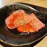 上等焼肉 ひらく - イチボ寿司のお肉