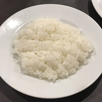 紅花別館 - ご飯は少し固めに炊いています。