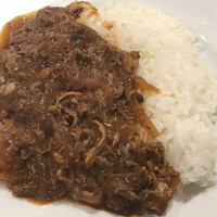 紅花別館 - 玉ねぎの甘みと牛肉の旨味が味わえるハッシュドビーフ！