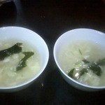 台湾家庭料理 福味香 - チャーハン大盛り1つに相方と自分につけてくれたスープです