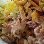 らーめん 萬亀 - 油そば(中盛りにメンマ追加トッピング）アップで