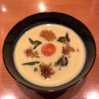 日本料理 たかむら - コーンのすり流し　じゅん菜　ジュレ　黄味