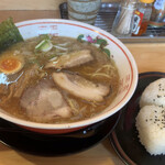 ラーメン麺工房 - 特製ラーメン おにぎりサービス♪