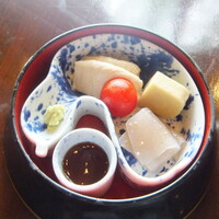 韻松亭 - 茶つぼ三段弁当