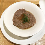 一碗水 - 陳皮牛肉餅(黒毛和牛 広東式蒸しハンバーグ くわい、陳皮、香菜と)