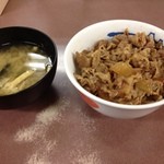 松屋 - 牛丼ミニ味噌汁付