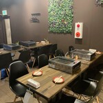 大阪焼肉HANABI - 内観写真:入り口付近です